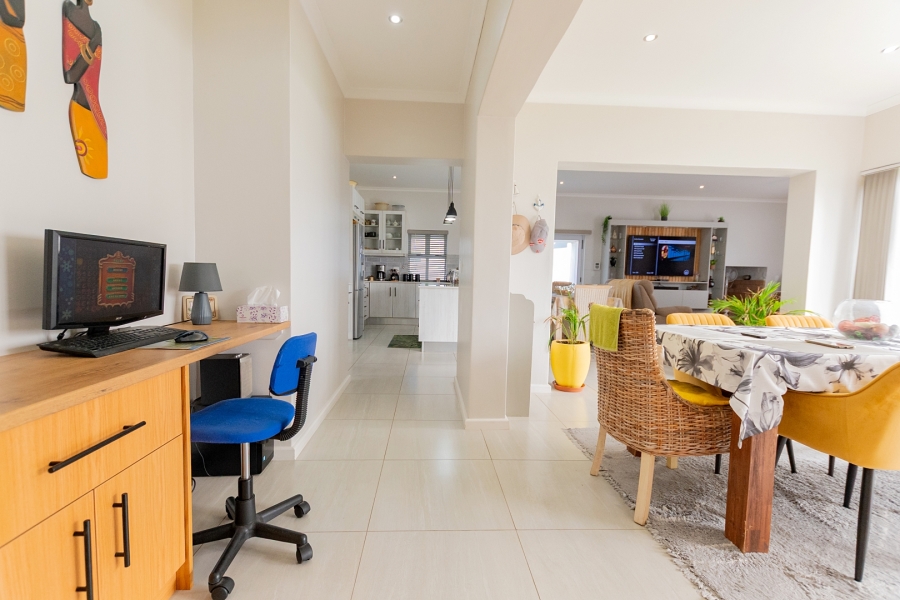 3 Bedroom Property for Sale in Lampiesbaai Western Cape
